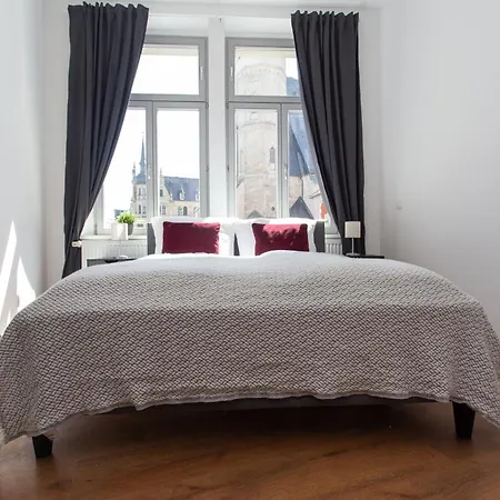 Fullhouse - Halle - M14 Apartments - Marketplace - Wonderful View Room photo