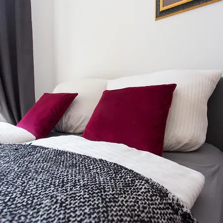 Fullhouse - Halle - M14 Apartments - Marketplace - Wonderful View Room photo