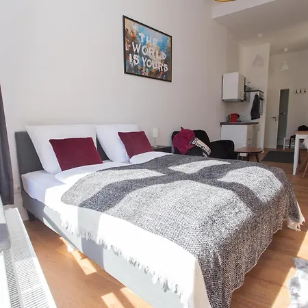 Fullhouse - Halle - M14 Apartments - Marketplace - Wonderful View Room photo